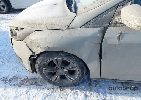 2016 Ford Focus Se z USA, uszkodzony, nr VIN 1FADP3FE6GL221456